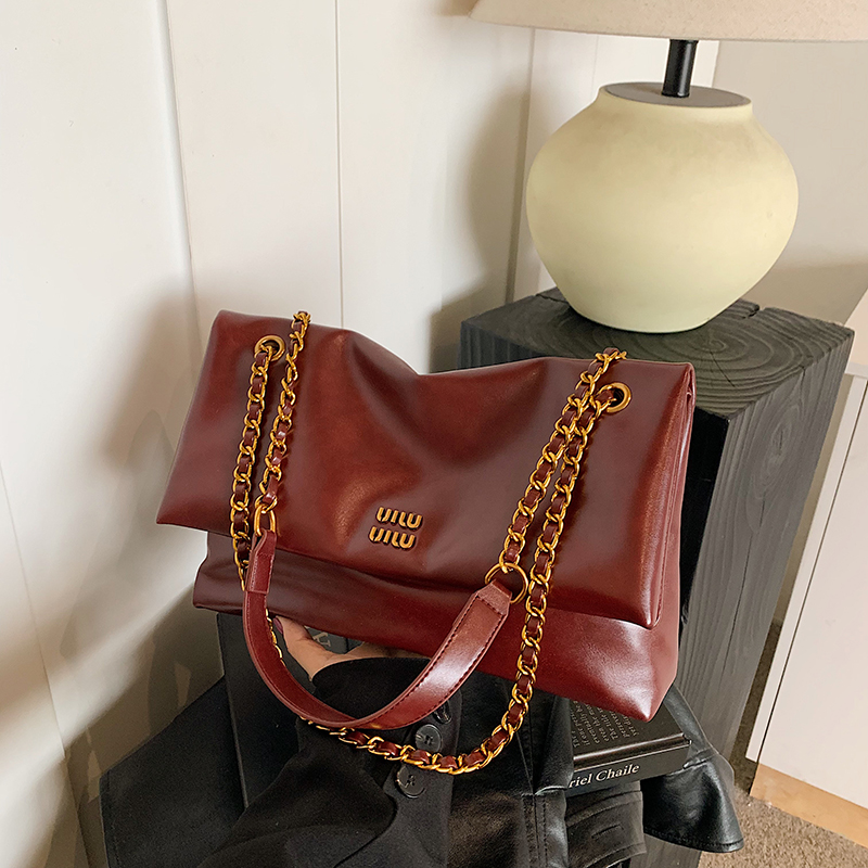 Korean-Style Retro Oil Wax Leather Shoulder Bag for Women - High-Quality Commuter Fashion for Autumn/Winter 2025 Korean-Style Retro Oil Wax Leather Shoulder Bag for Women - High-Quality Commuter Fashion for Autumn/Winter 2025