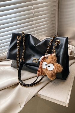 Korean-Style Retro Oil Wax Leather Shoulder Bag for Women - High-Quality Commuter Fashion for Autumn/Winter 2025