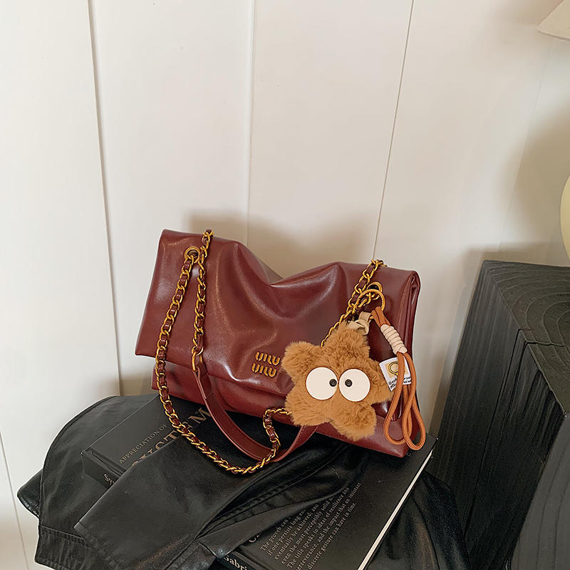 Korean-Style Retro Oil Wax Leather Shoulder Bag for Women - High-Quality Commuter Fashion for Autumn/Winter 2025 Korean-Style Retro Oil Wax Leather Shoulder Bag for Women - High-Quality Commuter Fashion for Autumn/Winter 2025