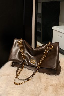 Korean-Style Retro Oil Wax Leather Shoulder Bag for Women - High-Quality Commuter Fashion for Autumn/Winter 2025