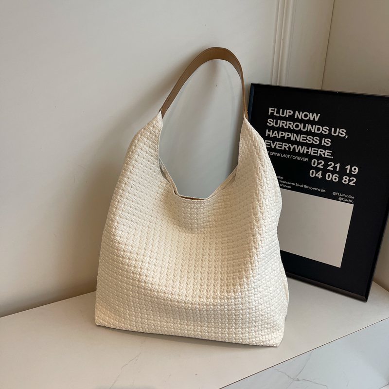 Korean Style Retro Tote Bag for Women, Trendy Underarm Shoulder Bag for Work and Commuting, Versatile Fashion Accessory for Autumn 2025 Korean Style Retro Tote Bag for Women, Trendy Underarm Shoulder Bag for Work and Commuting, Versatile Fashion Accessory for Autumn 2025
