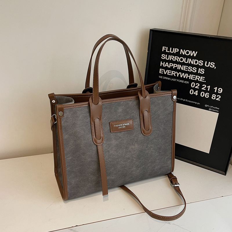 Korean-Style Ripped Denim Tote Bag for Women - Large Capacity Shoulder Crossbody Bag for Commuting - 2025 Fashion Trend Korean-Style Ripped Denim Tote Bag for Women - Large Capacity Shoulder Crossbody Bag for Commuting - 2025 Fashion Trend