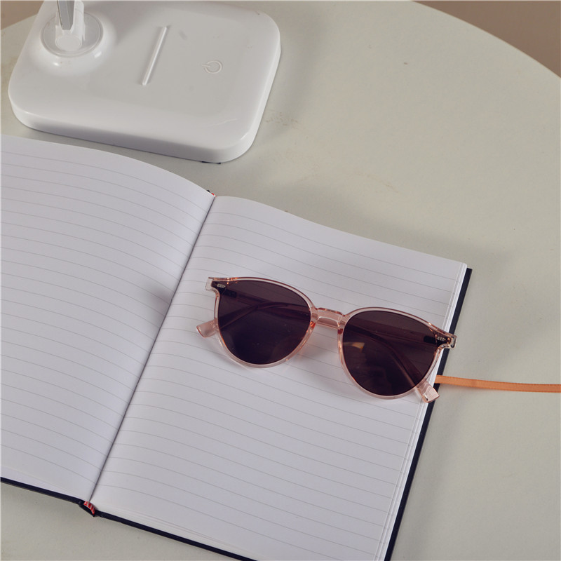 Korean Style Small Face Round Sunglasses for Women - Summer Hot Girl Beach Vacation Street Photography Accessory Korean Style Small Face Round Sunglasses for Women - Summer Hot Girl Beach Vacation Street Photography Accessory