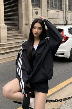 Korean Style Three Stripes Zipper Cardigan Jacket for Women - Loose Sports Casual Summer Coat with Stand Collar and Sun Protection