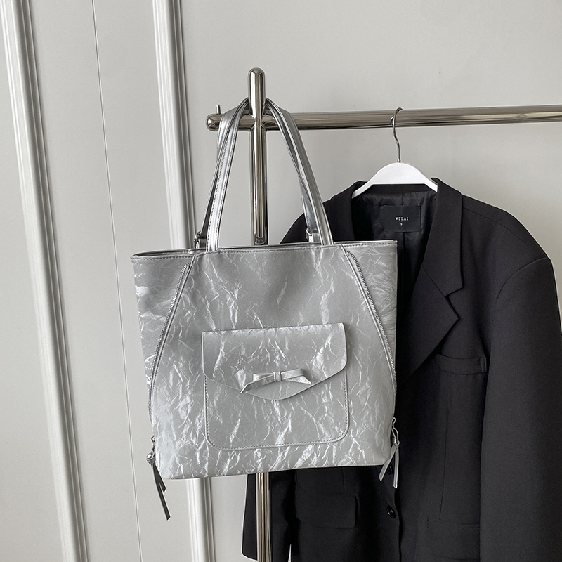 Korean Style Trendy Student Tote Bag for Women - Summer 2025 Minimalist Versatile Large Capacity Casual Backpack Korean Style Trendy Student Tote Bag for Women - Summer 2025 Minimalist Versatile Large Capacity Casual Backpack