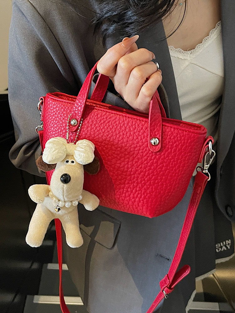 Korean-Style Versatile Shoulder Handbag for Women - 2025 Summer High-End Crossbody Small Bucket Bag Korean-Style Versatile Shoulder Handbag for Women - 2025 Summer High-End Crossbody Small Bucket Bag