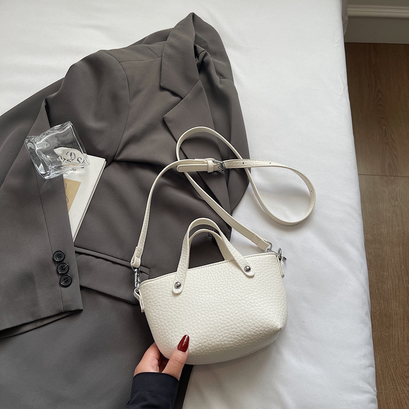 Korean-Style Versatile Shoulder Handbag for Women - 2025 Summer High-End Crossbody Small Bucket Bag Korean-Style Versatile Shoulder Handbag for Women - 2025 Summer High-End Crossbody Small Bucket Bag