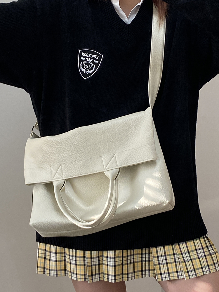 Korean Style Women's Large Capacity Tote Bag - Handheld Commuting Shoulder Crossbody Bag for Everyday Use Korean Style Women's Large Capacity Tote Bag - Handheld Commuting Shoulder Crossbody Bag for Everyday Use