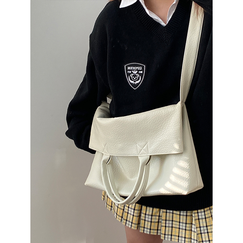 Korean Style Women's Large Capacity Tote Bag - Handheld Commuting Shoulder Crossbody Bag for Everyday Use Korean Style Women's Large Capacity Tote Bag - Handheld Commuting Shoulder Crossbody Bag for Everyday Use