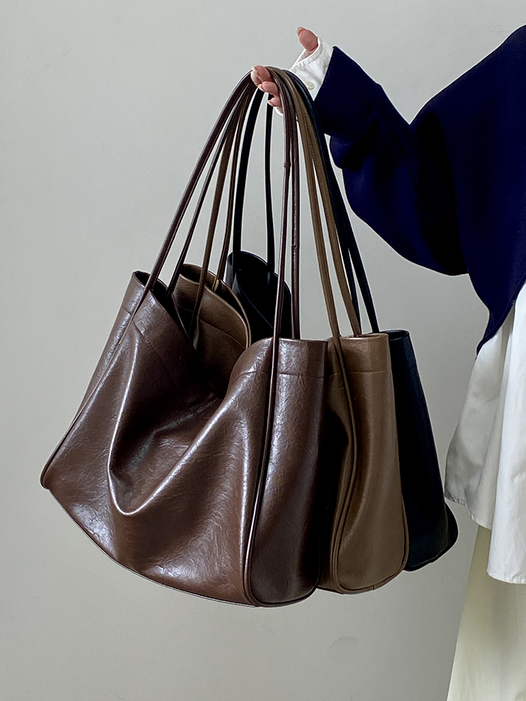 Korean Style Women's Soft Leather Commuter Tote Bag - Fashionable Casual Shoulder Bag for Everyday Use Korean Style Women's Soft Leather Commuter Tote Bag - Fashionable Casual Shoulder Bag for Everyday Use