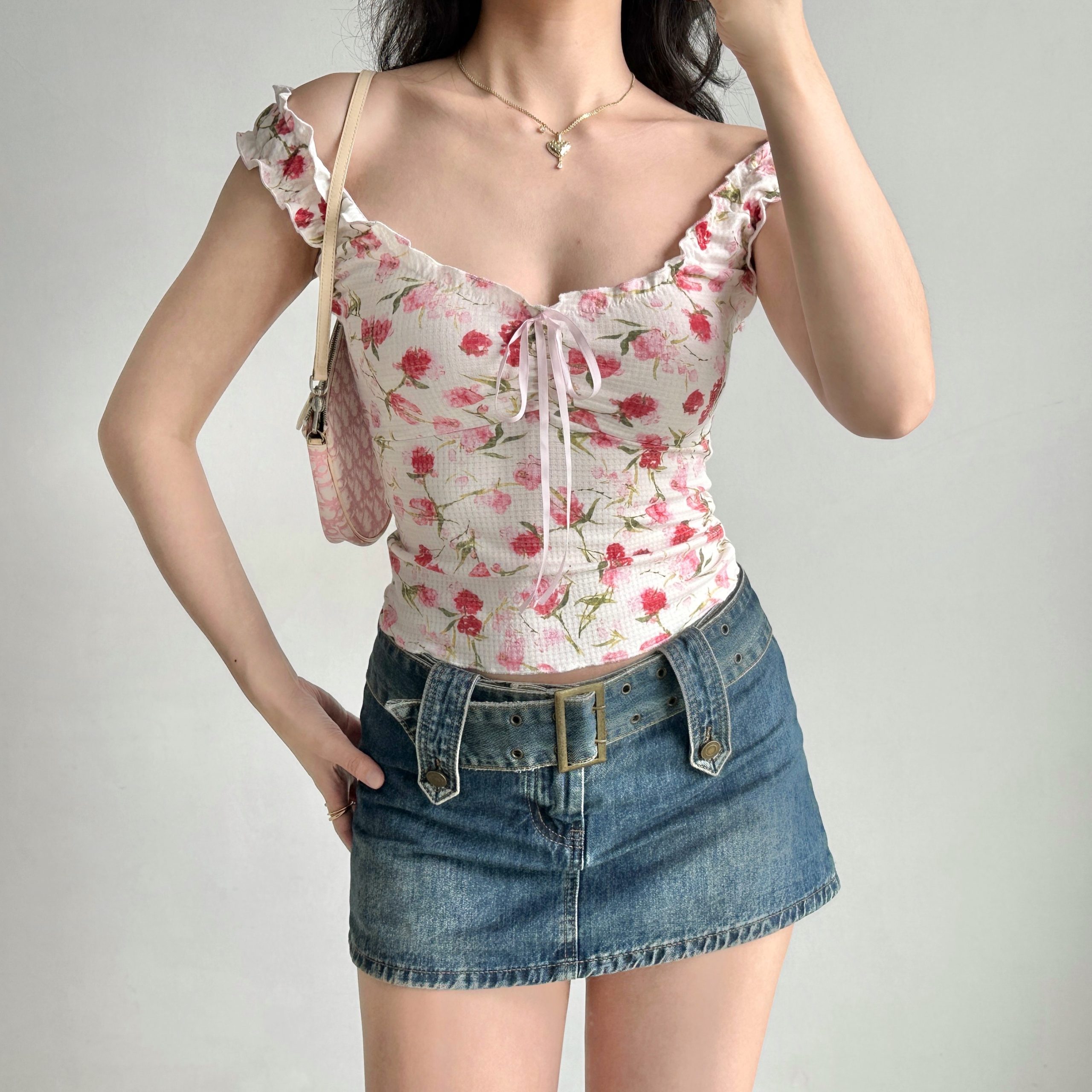 Lace Edge Printed Sleeveless Slim Top for Summer - European and American Style Women's Fashion Lace Edge Printed Sleeveless Slim Top for Summer - European and American Style Women's Fashion