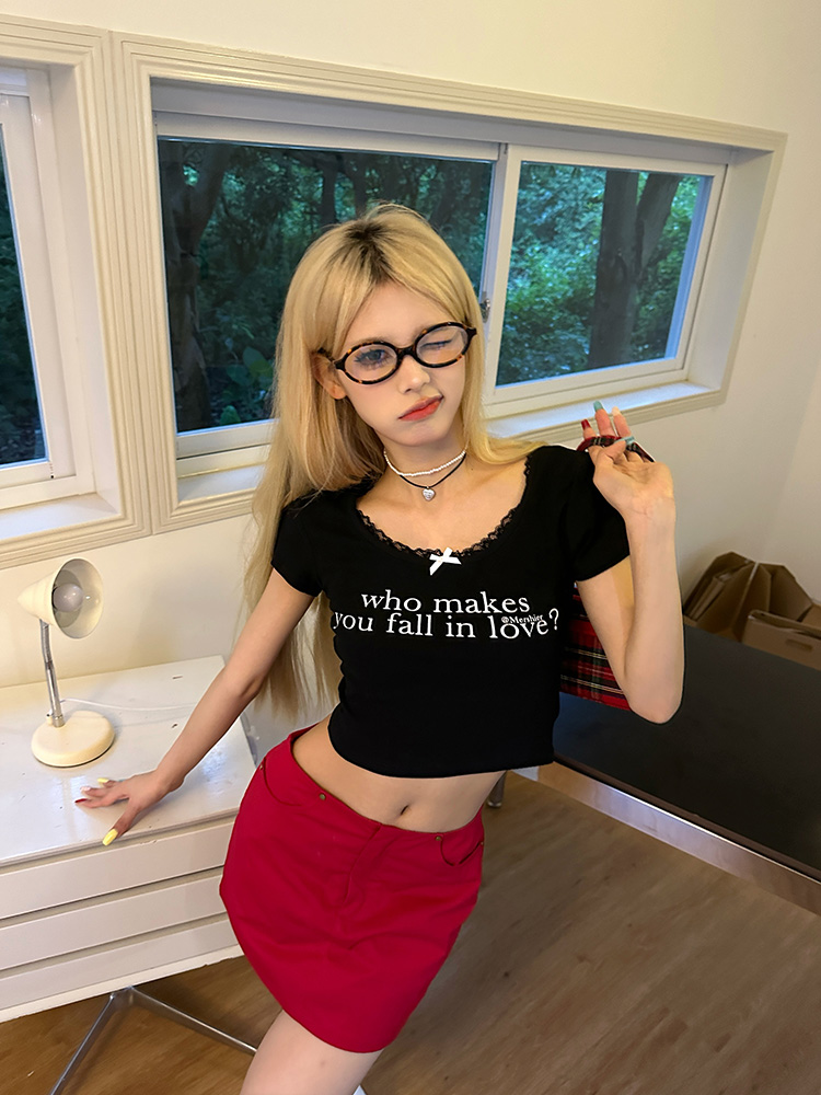 Lace Trim U-Neck Short Sleeve T-Shirt for Women, Slim Fit Casual Top, 2025 Spring/Summer Fashion, Trendy Y2K Style for Hot Girls Lace Trim U-Neck Short Sleeve T-Shirt for Women, Slim Fit Casual Top, 2025 Spring/Summer Fashion, Trendy Y2K Style for Hot Girls