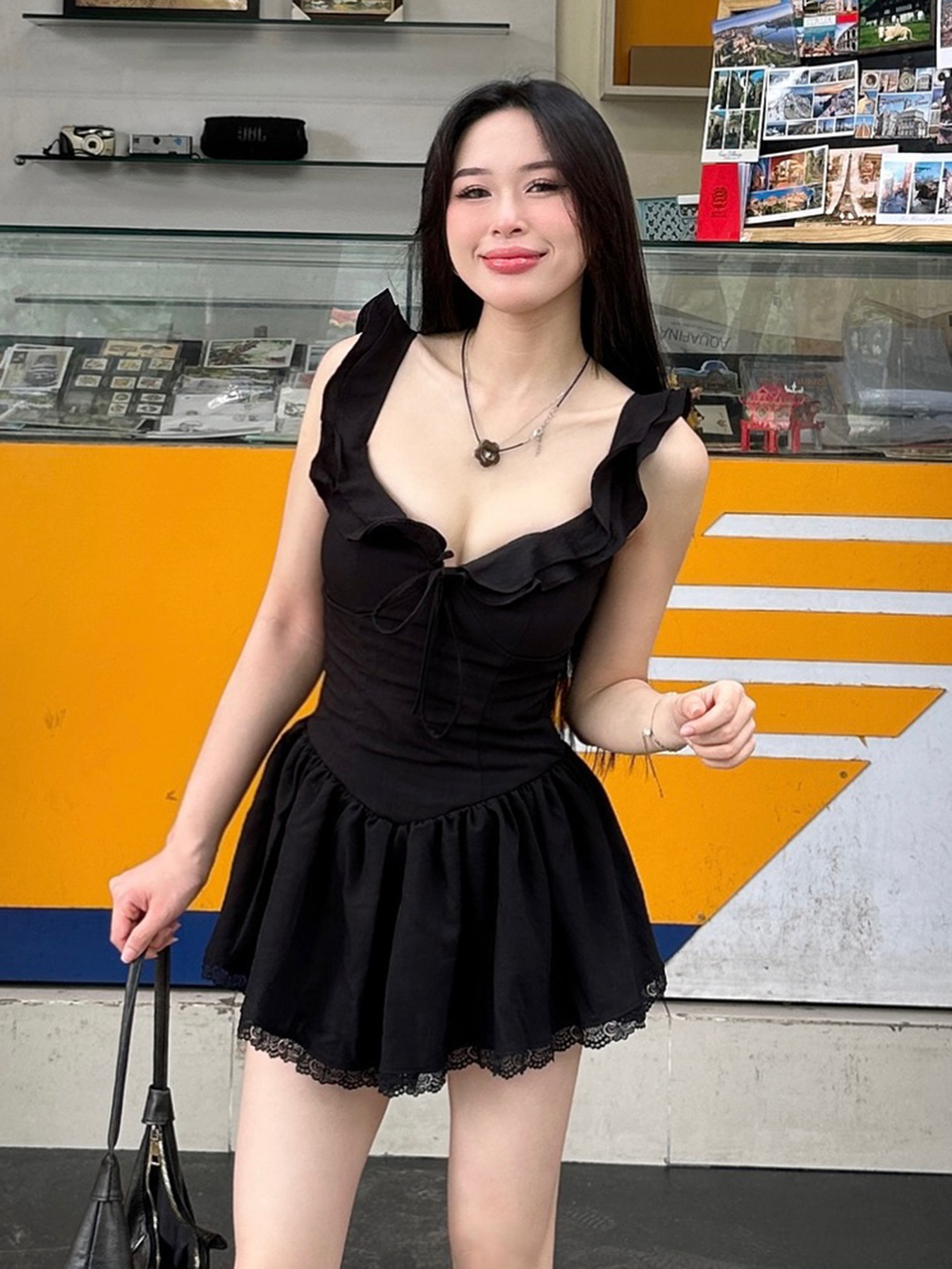 Lace-Trimmed Low-Neck Little Black Dress with A-Line Silhouette and Pleated Skirt - Elegant Hepburn Style for Effortless Chic Lace-Trimmed Low-Neck Little Black Dress with A-Line Silhouette and Pleated Skirt - Elegant Hepburn Style for Effortless Chic