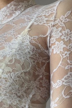 Lace-Trimmed Sheer Round-Neck T-Shirt - Ballet-Style Slim Fit Top for a Sexy French Look, Perfect for Y2K and Chic Fashion Lovers