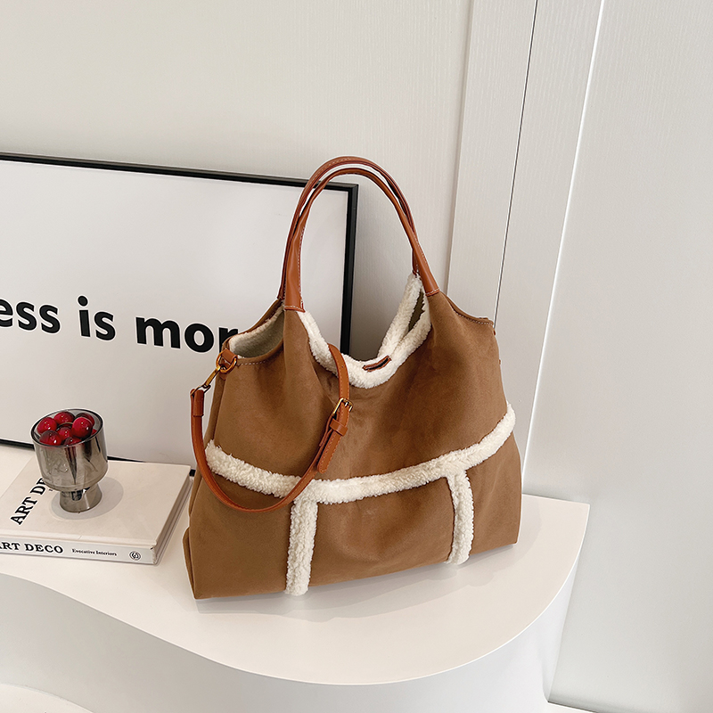 Lambswool Single-Shoulder Tote Bag for Women, High-End Versatile Fashionable Large Capacity Bag, Spring/Summer 2025 Style Lambswool Single-Shoulder Tote Bag for Women, High-End Versatile Fashionable Large Capacity Bag, Spring/Summer 2025 Style