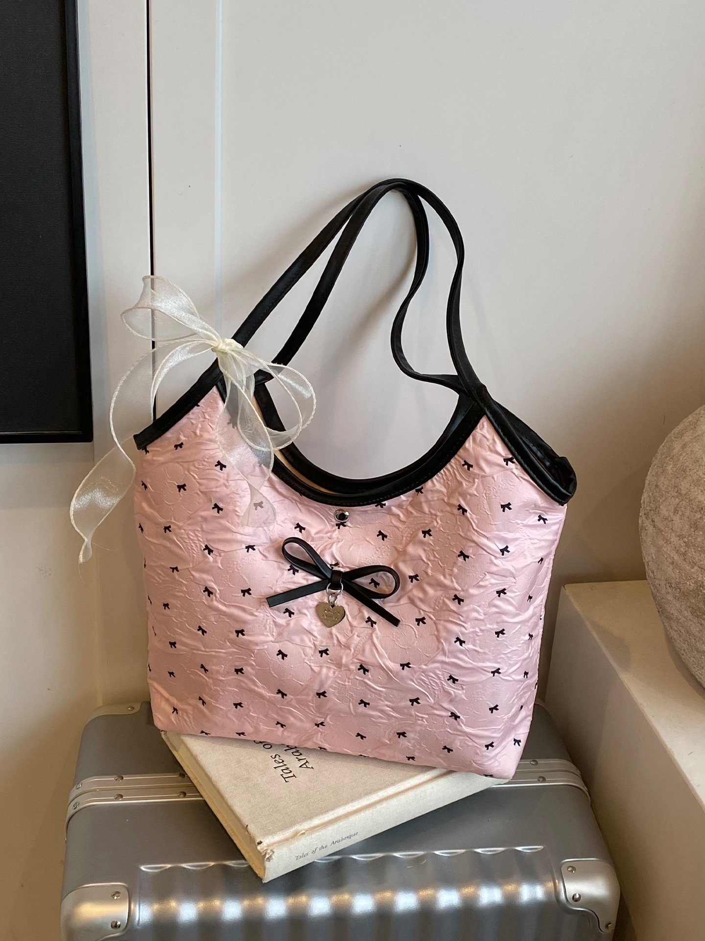 Large Butterfly Knot Handbag for Women - 2025 Trendy Casual Versatile Shoulder Tote Bag with High Capacity Large Butterfly Knot Handbag for Women - 2025 Trendy Casual Versatile Shoulder Tote Bag with High Capacity