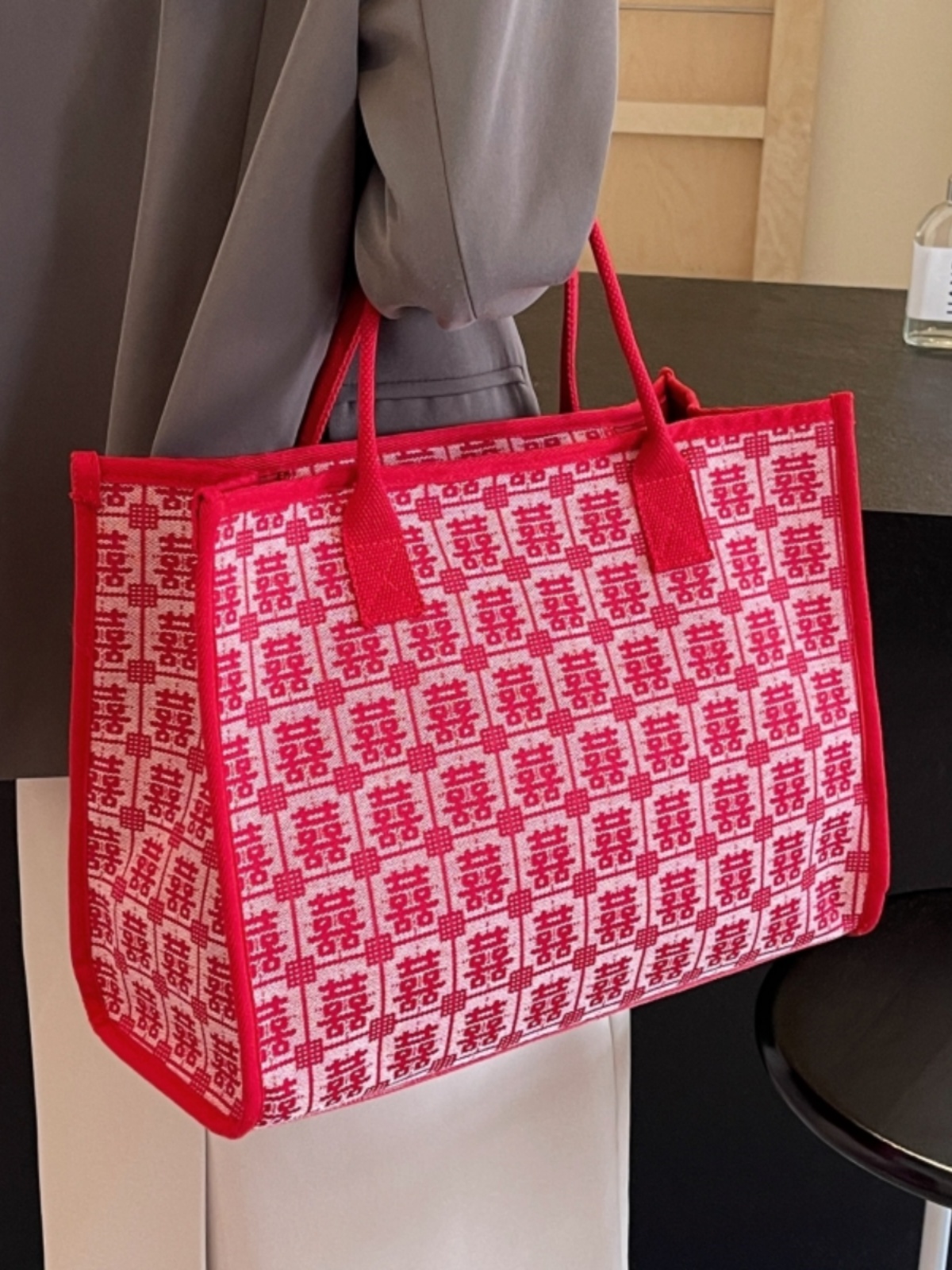 Large Capacity Canvas Bride Tote Bag for Weddings - Joy Character Design, Red Shoulder Bag, 2025 New Style Large Capacity Canvas Bride Tote Bag for Weddings - Joy Character Design, Red Shoulder Bag, 2025 New Style