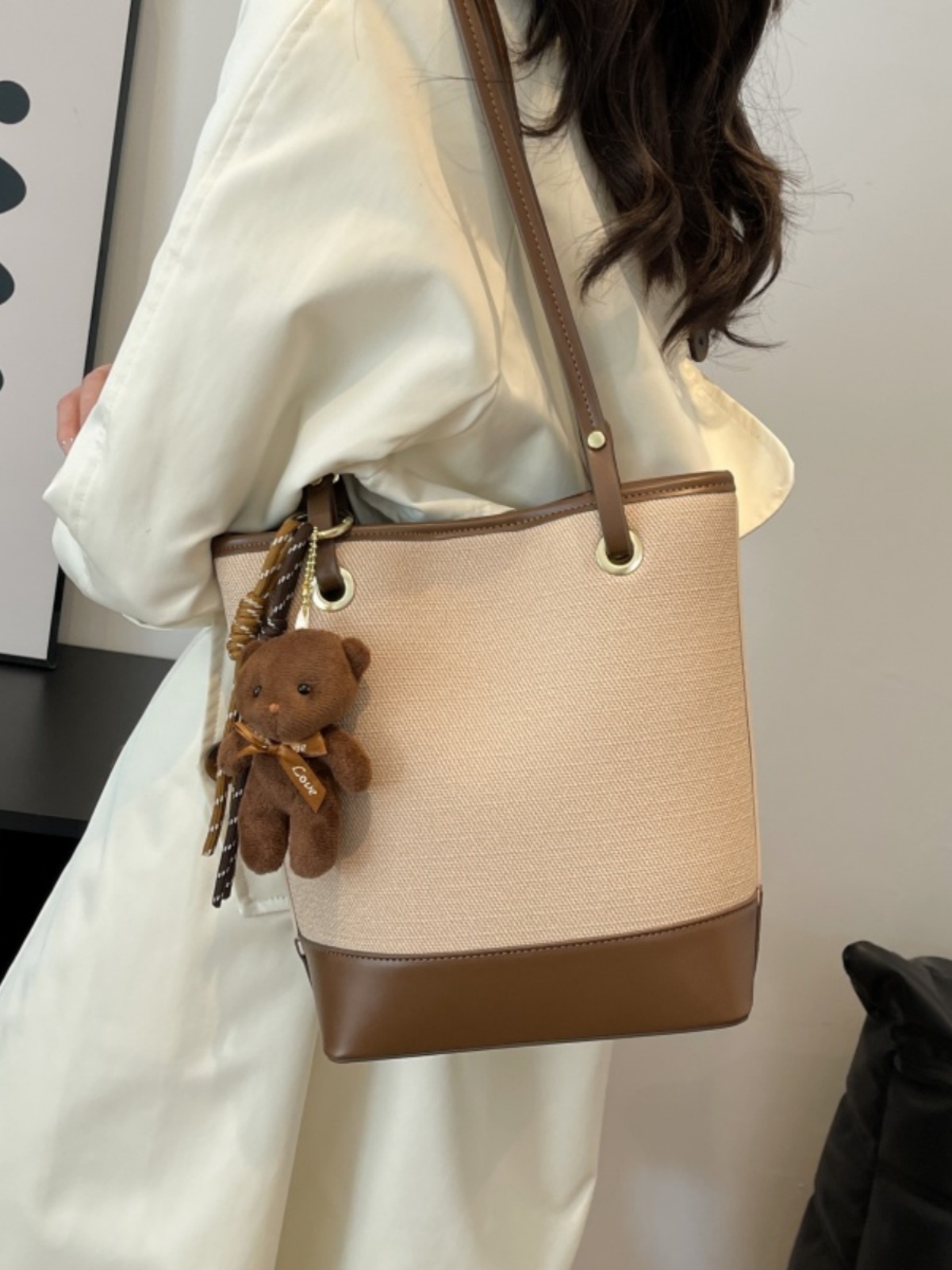 Large Capacity Canvas Shoulder Bag for Women, 2025 Trendy Versatile Commuter Bucket Tote, Niche Fashion Underarm Bag Large Capacity Canvas Shoulder Bag for Women, 2025 Trendy Versatile Commuter Bucket Tote, Niche Fashion Underarm Bag