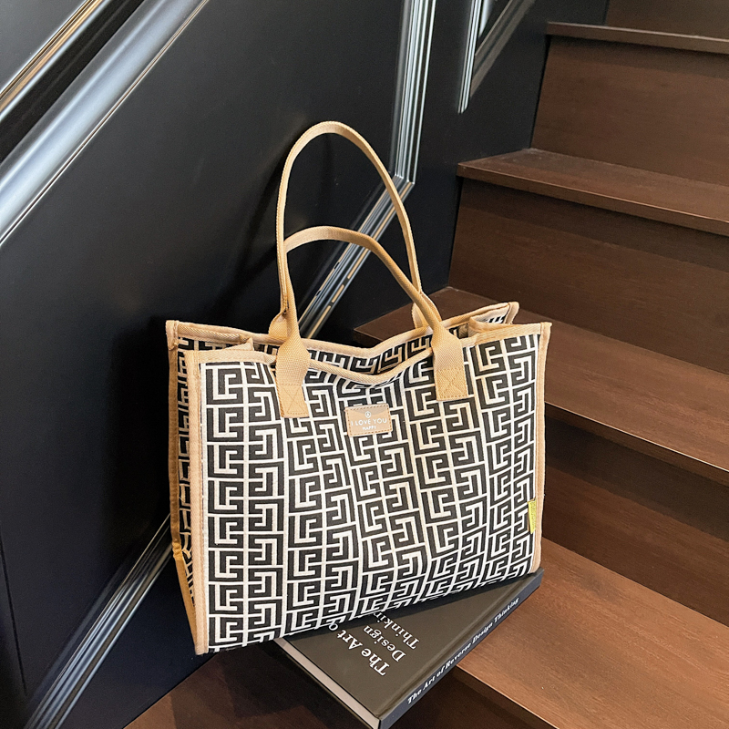 Large Capacity Canvas Tote Bag for Women - 2025 Fashionable Portable Shoulder Bag for Shopping and Travel Large Capacity Canvas Tote Bag for Women - 2025 Fashionable Portable Shoulder Bag for Shopping and Travel