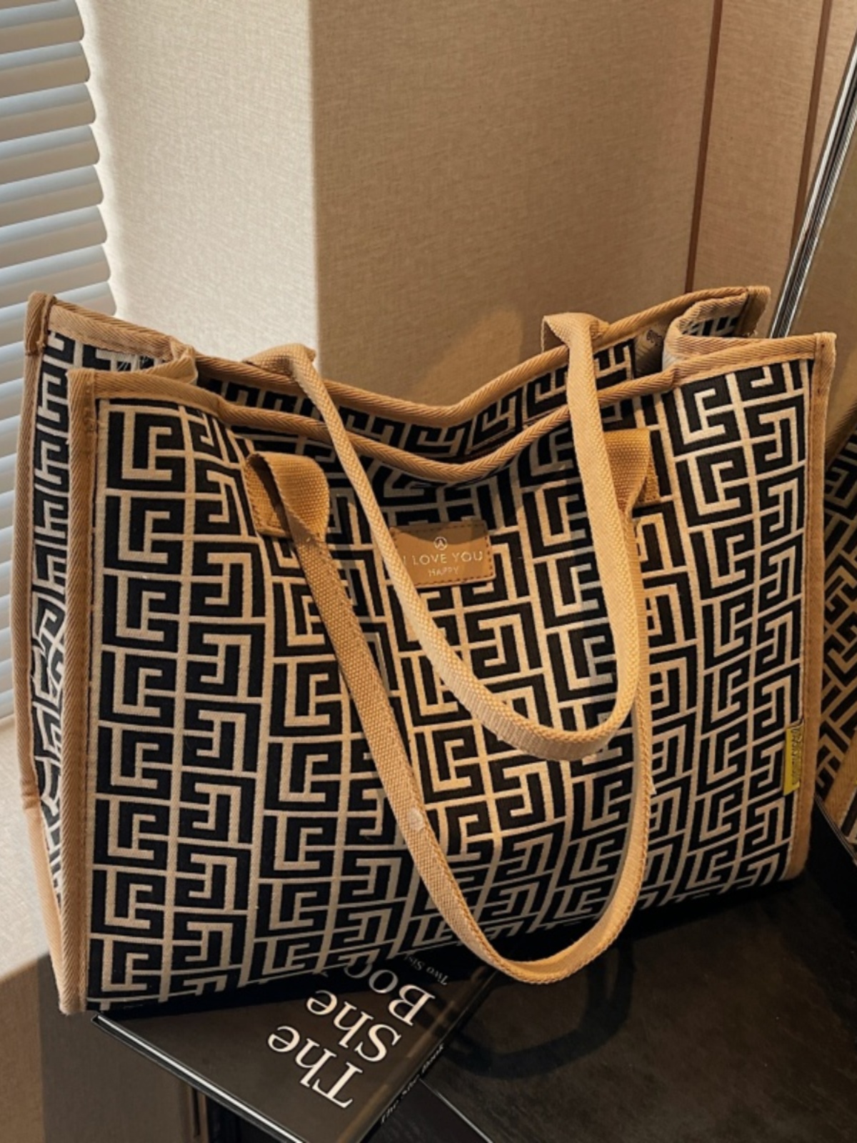 Large Capacity Canvas Tote Bag for Women - 2025 Fashionable Portable Shoulder Bag for Shopping and Travel Large Capacity Canvas Tote Bag for Women - 2025 Fashionable Portable Shoulder Bag for Shopping and Travel