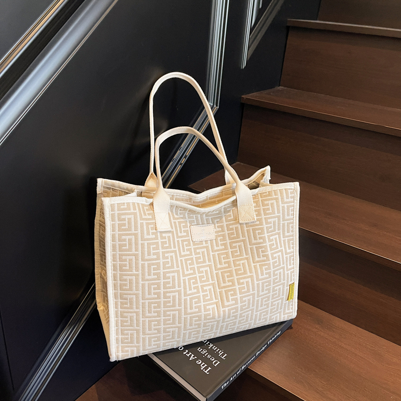 Large Capacity Canvas Tote Bag for Women - 2025 Fashionable Portable Shoulder Bag for Shopping and Travel Large Capacity Canvas Tote Bag for Women - 2025 Fashionable Portable Shoulder Bag for Shopping and Travel