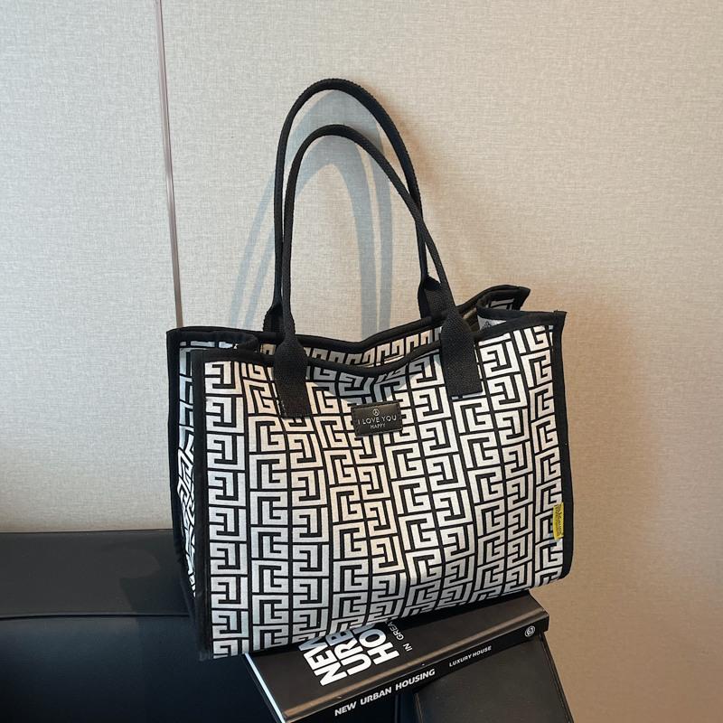 Large Capacity Canvas Tote Bag for Women - 2025 Fashionable Portable Shoulder Bag for Shopping and Travel Large Capacity Canvas Tote Bag for Women - 2025 Fashionable Portable Shoulder Bag for Shopping and Travel