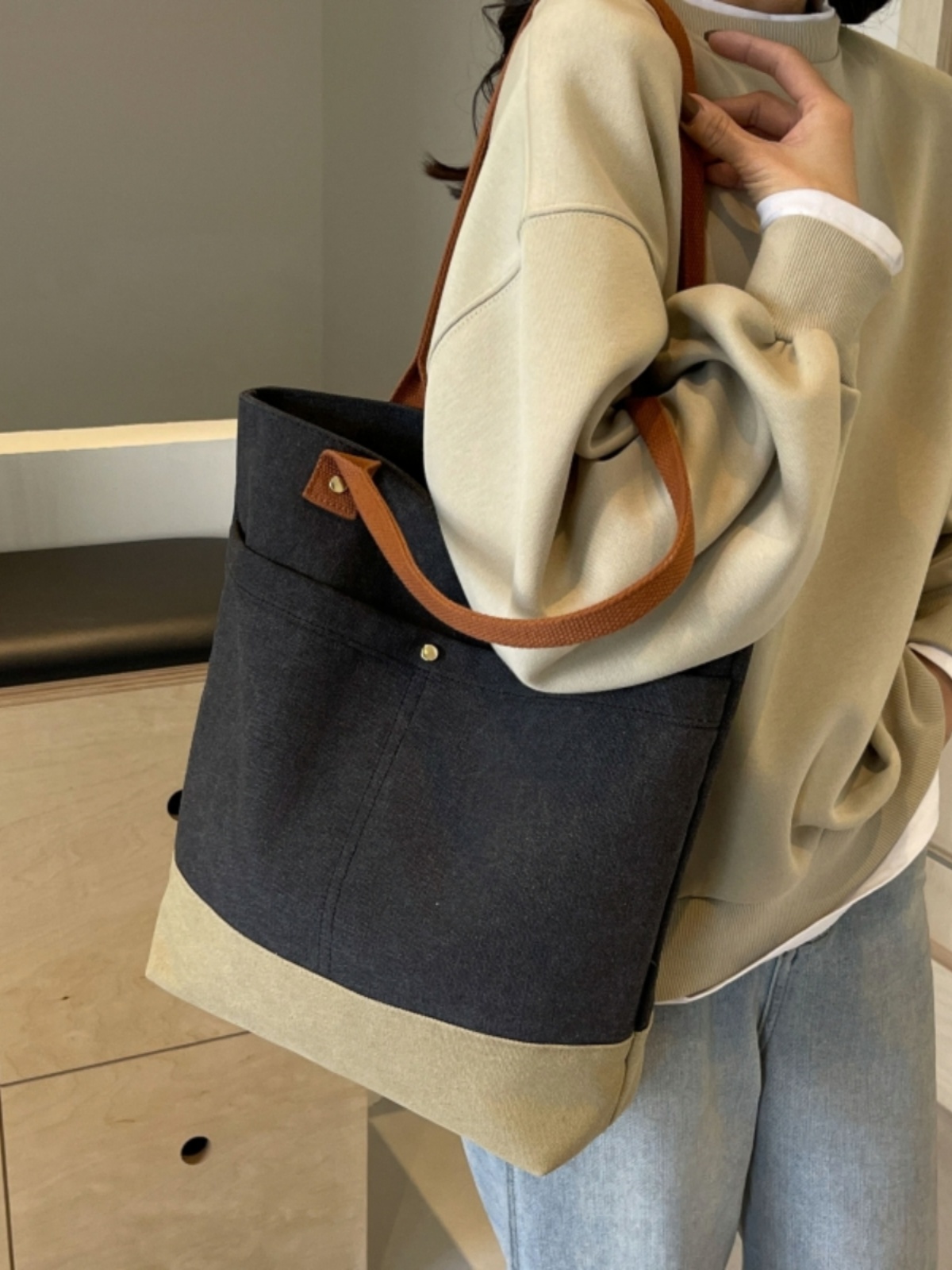 Large Capacity Canvas Tote Bag for Women - Fashionable Korean Style Shoulder Bag for Spring & Summer, Perfect for College Commuting Large Capacity Canvas Tote Bag for Women - Fashionable Korean Style Shoulder Bag for Spring & Summer, Perfect for College Commuting