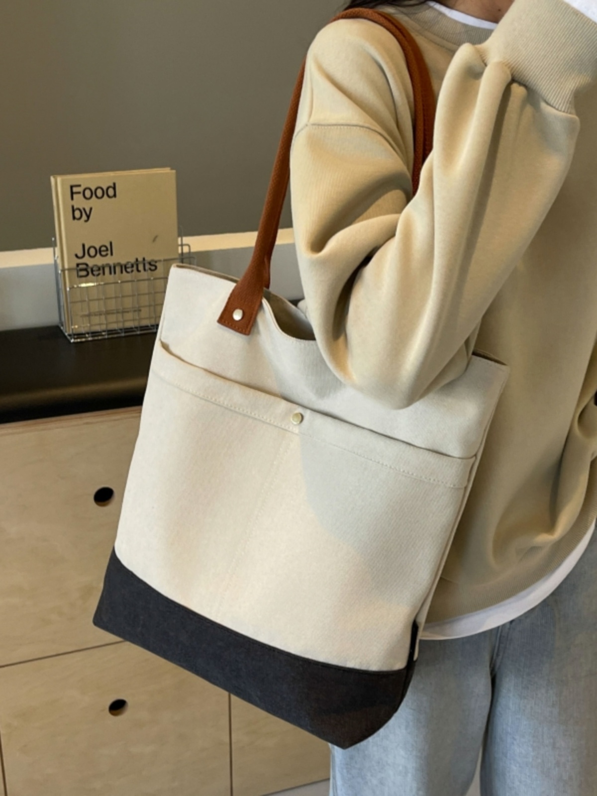 Large Capacity Canvas Tote Bag for Women - Fashionable Korean Style Shoulder Bag for Spring & Summer, Perfect for College Commuting Large Capacity Canvas Tote Bag for Women - Fashionable Korean Style Shoulder Bag for Spring & Summer, Perfect for College Commuting