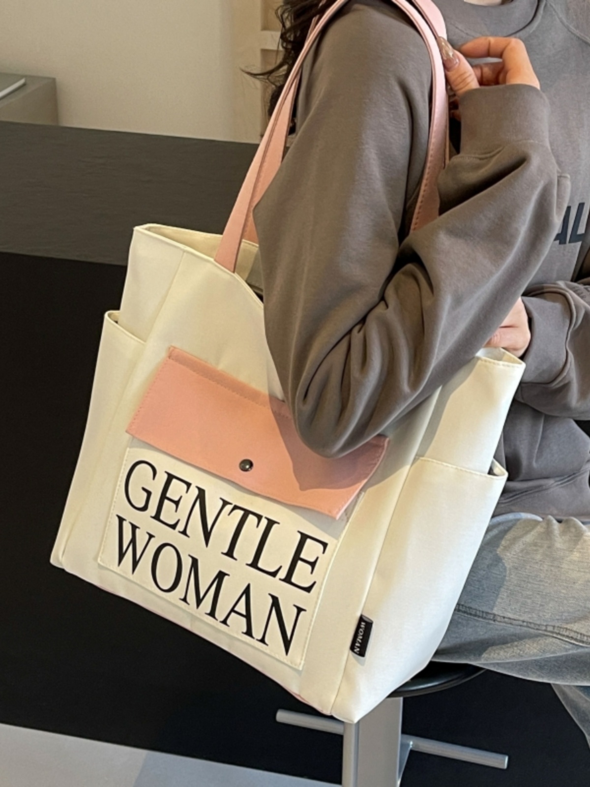 Large Capacity Canvas Tote Bag for Women - Japanese Style Casual Shoulder Bag for College Students and Everyday Commuting Large Capacity Canvas Tote Bag for Women - Japanese Style Casual Shoulder Bag for College Students and Everyday Commuting