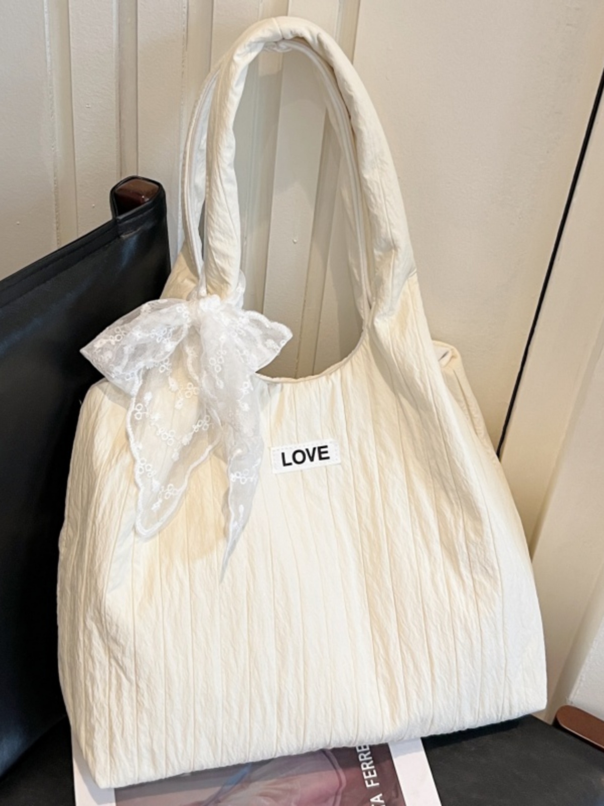 Large Capacity Canvas Tote Bag for Women - Relaxed Single-Shoulder Design, Ideal for College Students and Commuters Large Capacity Canvas Tote Bag for Women - Relaxed Single-Shoulder Design, Ideal for College Students and Commuters