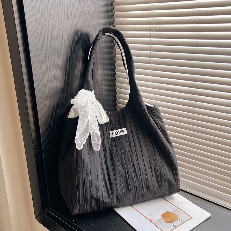 Large Capacity Canvas Tote Bag for Women - Relaxed Single-Shoulder Design, Ideal for College Students and Commuters Large Capacity Canvas Tote Bag for Women - Relaxed Single-Shoulder Design, Ideal for College Students and Commuters