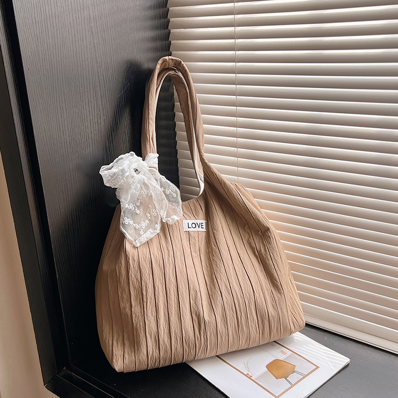 Large Capacity Canvas Tote Bag for Women - Relaxed Single-Shoulder Design, Ideal for College Students and Commuters Large Capacity Canvas Tote Bag for Women - Relaxed Single-Shoulder Design, Ideal for College Students and Commuters