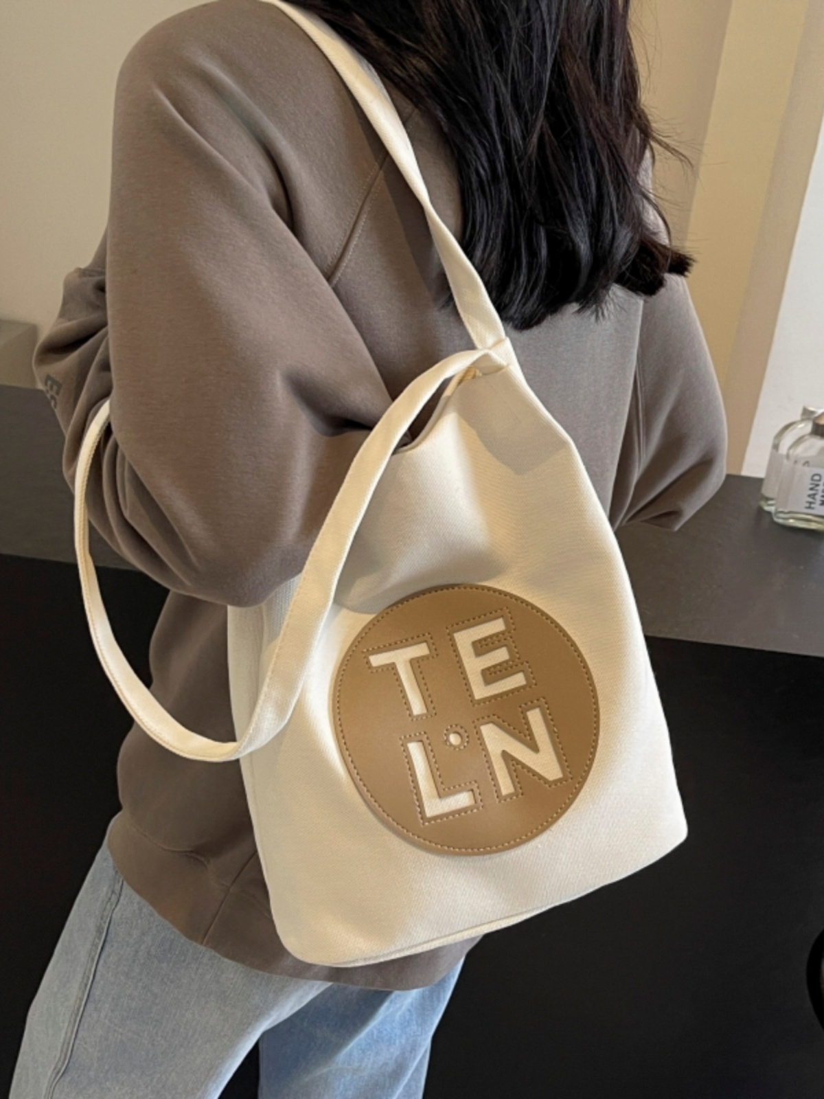 Large Capacity Canvas Tote Bag for Women - Versatile Single Shoulder Underarm Bag with Unique Design for Commuting 2025 Large Capacity Canvas Tote Bag for Women - Versatile Single Shoulder Underarm Bag with Unique Design for Commuting 2025