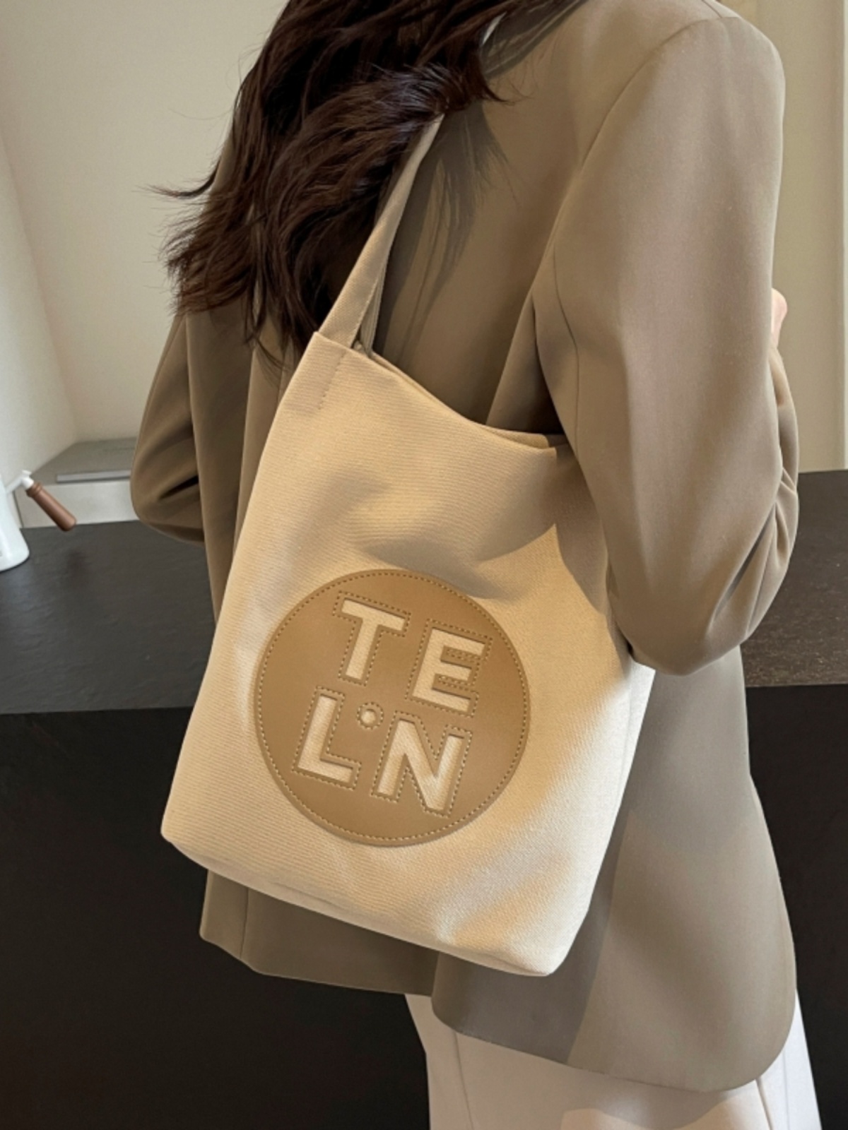 Large Capacity Canvas Tote Bag for Women - Versatile Single Shoulder Underarm Bag with Unique Design for Commuting 2025 Large Capacity Canvas Tote Bag for Women - Versatile Single Shoulder Underarm Bag with Unique Design for Commuting 2025