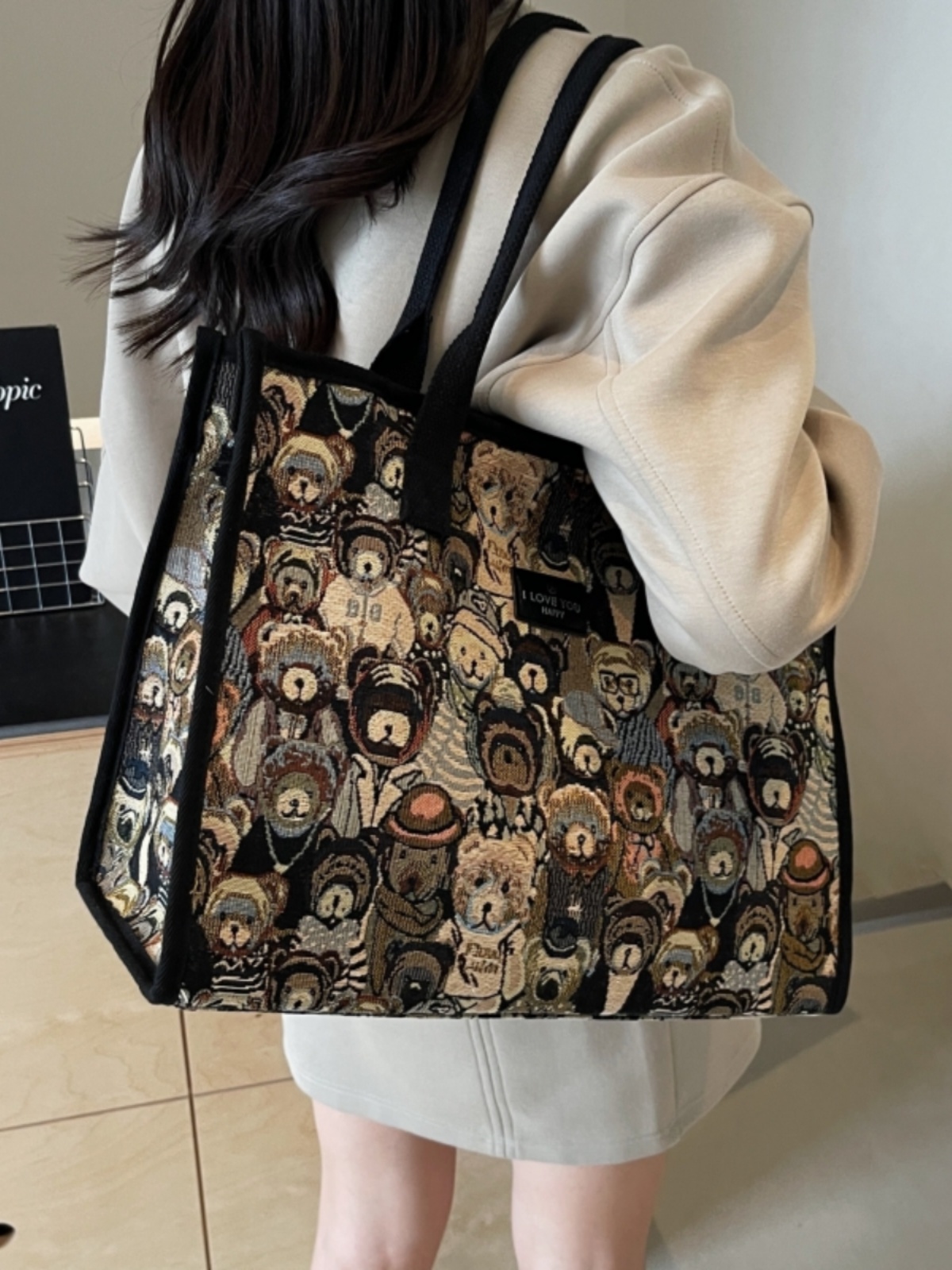Large Capacity Cartoon Bear Canvas Tote Bag for Women - Stylish Commuting and Shopping Shoulder Bag for Short Trips Large Capacity Cartoon Bear Canvas Tote Bag for Women - Stylish Commuting and Shopping Shoulder Bag for Short Trips