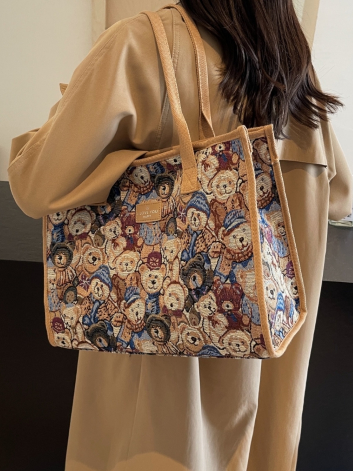 Large Capacity Cartoon Bear Canvas Tote Bag for Women - Stylish Commuting and Shopping Shoulder Bag for Short Trips Large Capacity Cartoon Bear Canvas Tote Bag for Women - Stylish Commuting and Shopping Shoulder Bag for Short Trips