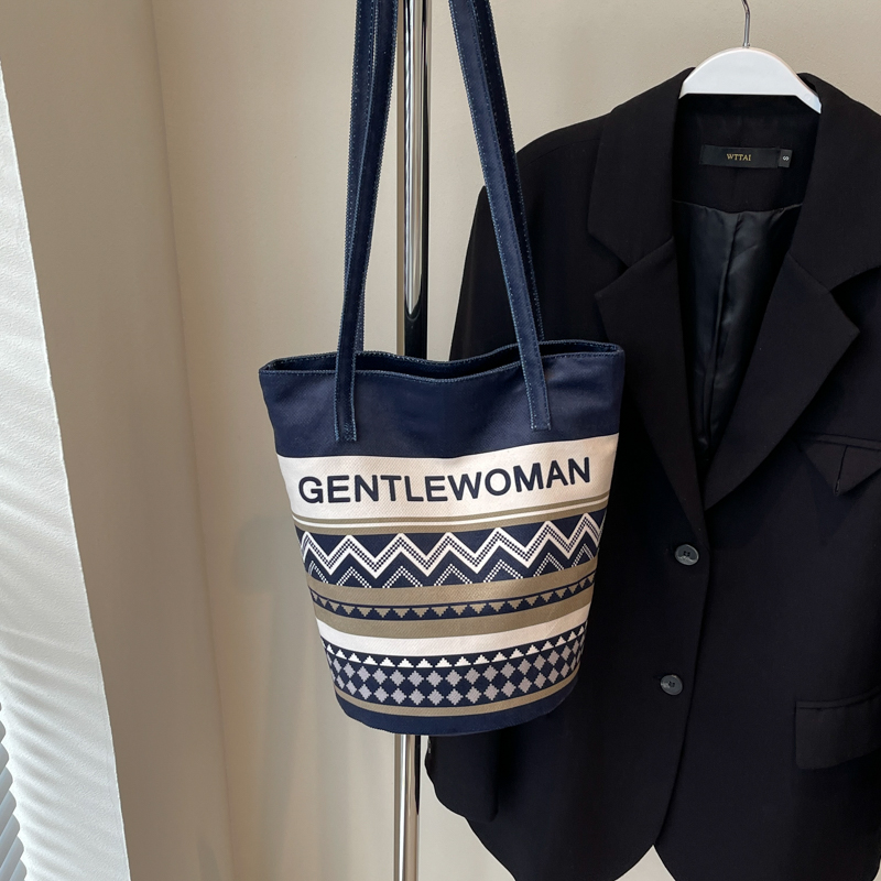 Large Capacity Ethnic Style Women's Canvas Tote Bag - 2025 Commuting Single Shoulder Bucket Bag for Everyday Use Large Capacity Ethnic Style Women's Canvas Tote Bag - 2025 Commuting Single Shoulder Bucket Bag for Everyday Use