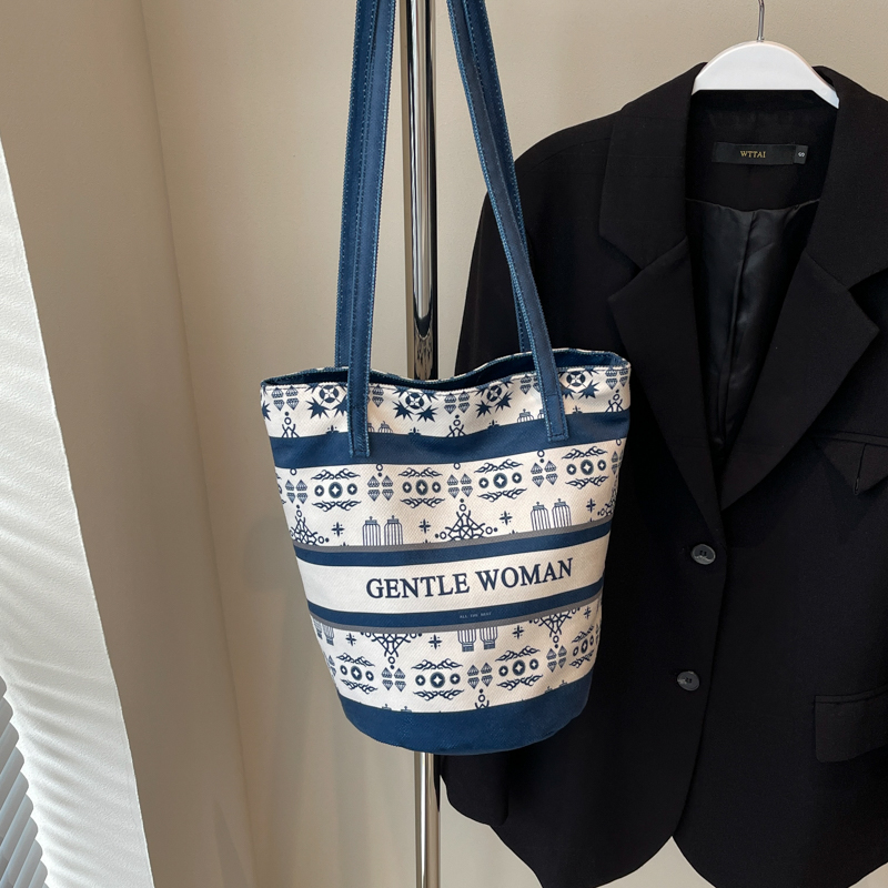 Large Capacity Ethnic Style Women's Canvas Tote Bag - 2025 Commuting Single Shoulder Bucket Bag for Everyday Use Large Capacity Ethnic Style Women's Canvas Tote Bag - 2025 Commuting Single Shoulder Bucket Bag for Everyday Use