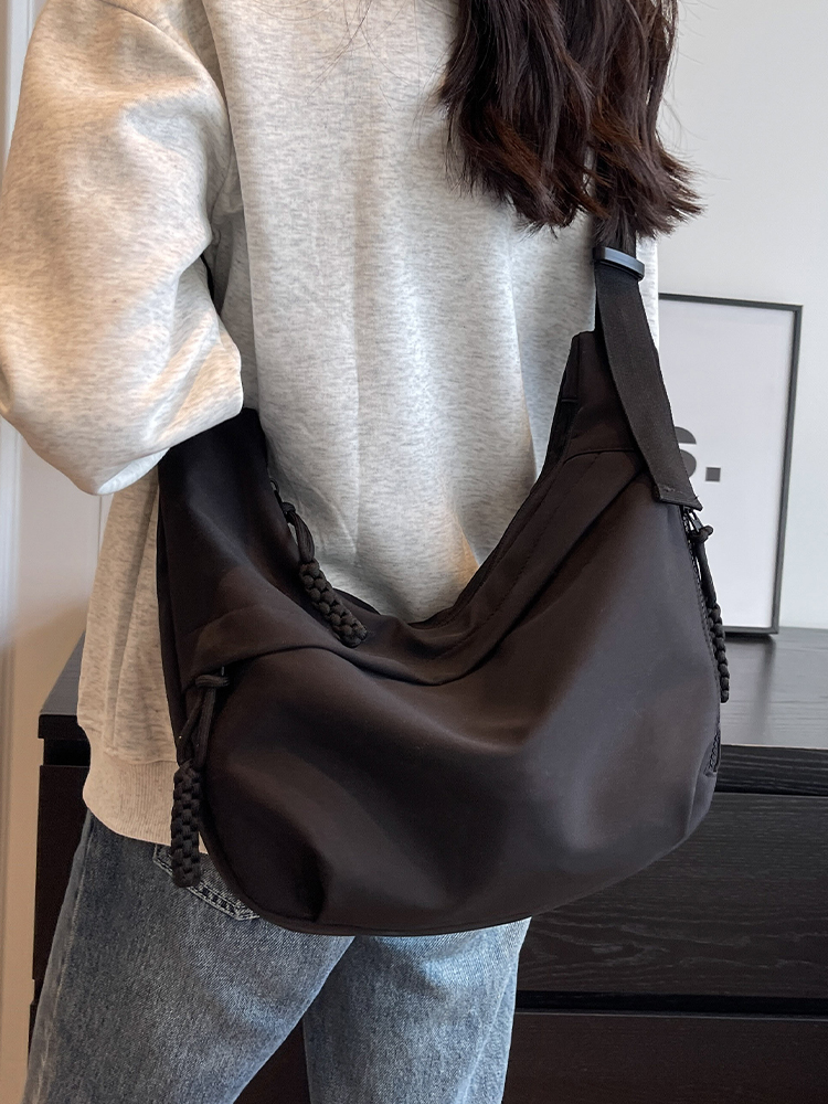 Large-Capacity Korean-Style Tote Bag for Women - 2025 Spring/Summer Casual Commuting Shoulder Bag Large-Capacity Korean-Style Tote Bag for Women - 2025 Spring/Summer Casual Commuting Shoulder Bag
