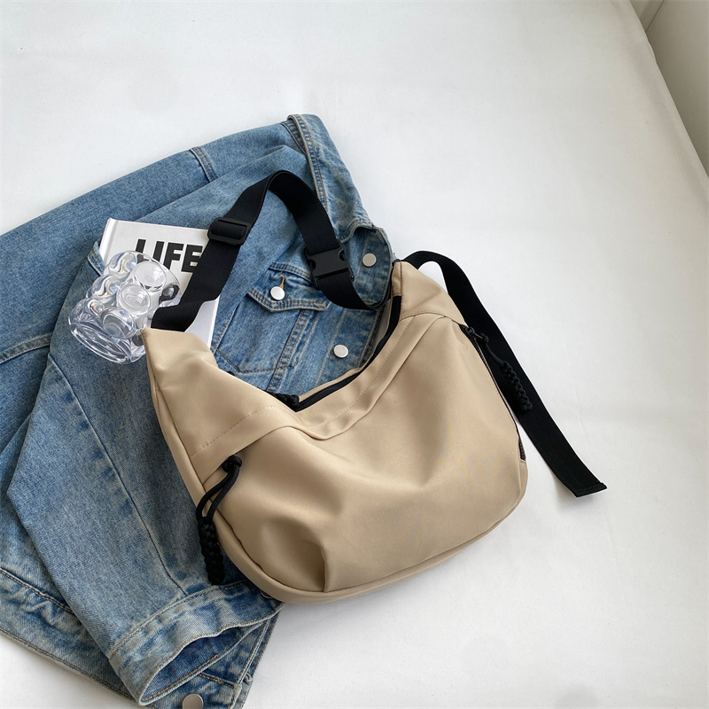 Large-Capacity Korean-Style Tote Bag for Women - 2025 Spring/Summer Casual Commuting Shoulder Bag Large-Capacity Korean-Style Tote Bag for Women - 2025 Spring/Summer Casual Commuting Shoulder Bag