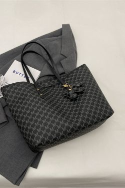 Large-Capacity Letter Design Tote Bag for Women - Versatile Summer 2025 Casual Underarm Bag, Trendy Everyday Essential