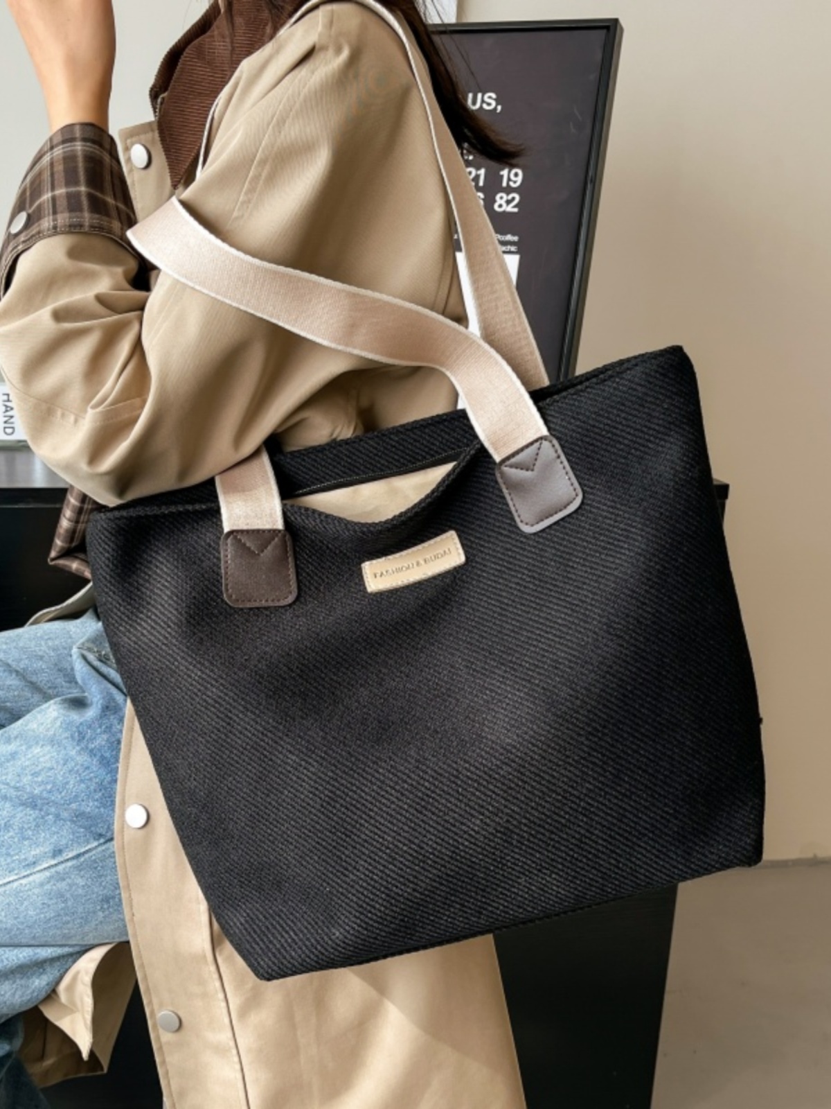 Large Capacity Minimalist Canvas Tote Bag for Women - Versatile Casual Commuter Shoulder Bag 2025 Large Capacity Minimalist Canvas Tote Bag for Women - Versatile Casual Commuter Shoulder Bag 2025