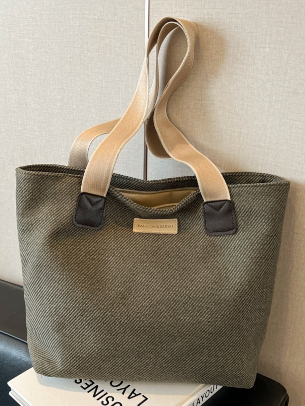 Large Capacity Minimalist Canvas Tote Bag for Women - Versatile Casual Commuter Shoulder Bag 2025 Large Capacity Minimalist Canvas Tote Bag for Women - Versatile Casual Commuter Shoulder Bag 2025