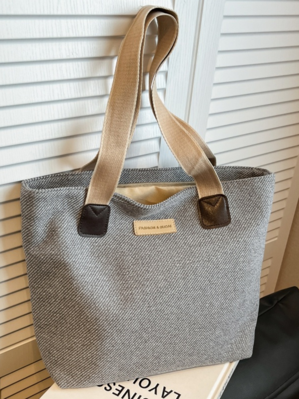 Large Capacity Minimalist Canvas Tote Bag for Women - Versatile Casual Commuter Shoulder Bag 2025 Large Capacity Minimalist Canvas Tote Bag for Women - Versatile Casual Commuter Shoulder Bag 2025