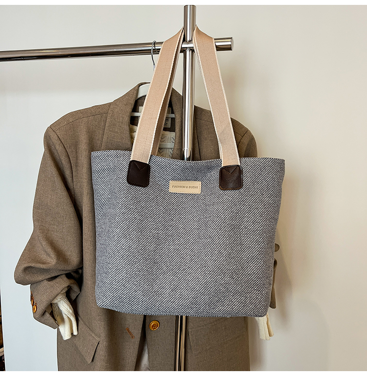 Large Capacity Minimalist Canvas Tote Bag for Women - Versatile Casual Commuter Shoulder Bag 2025 Large Capacity Minimalist Canvas Tote Bag for Women - Versatile Casual Commuter Shoulder Bag 2025