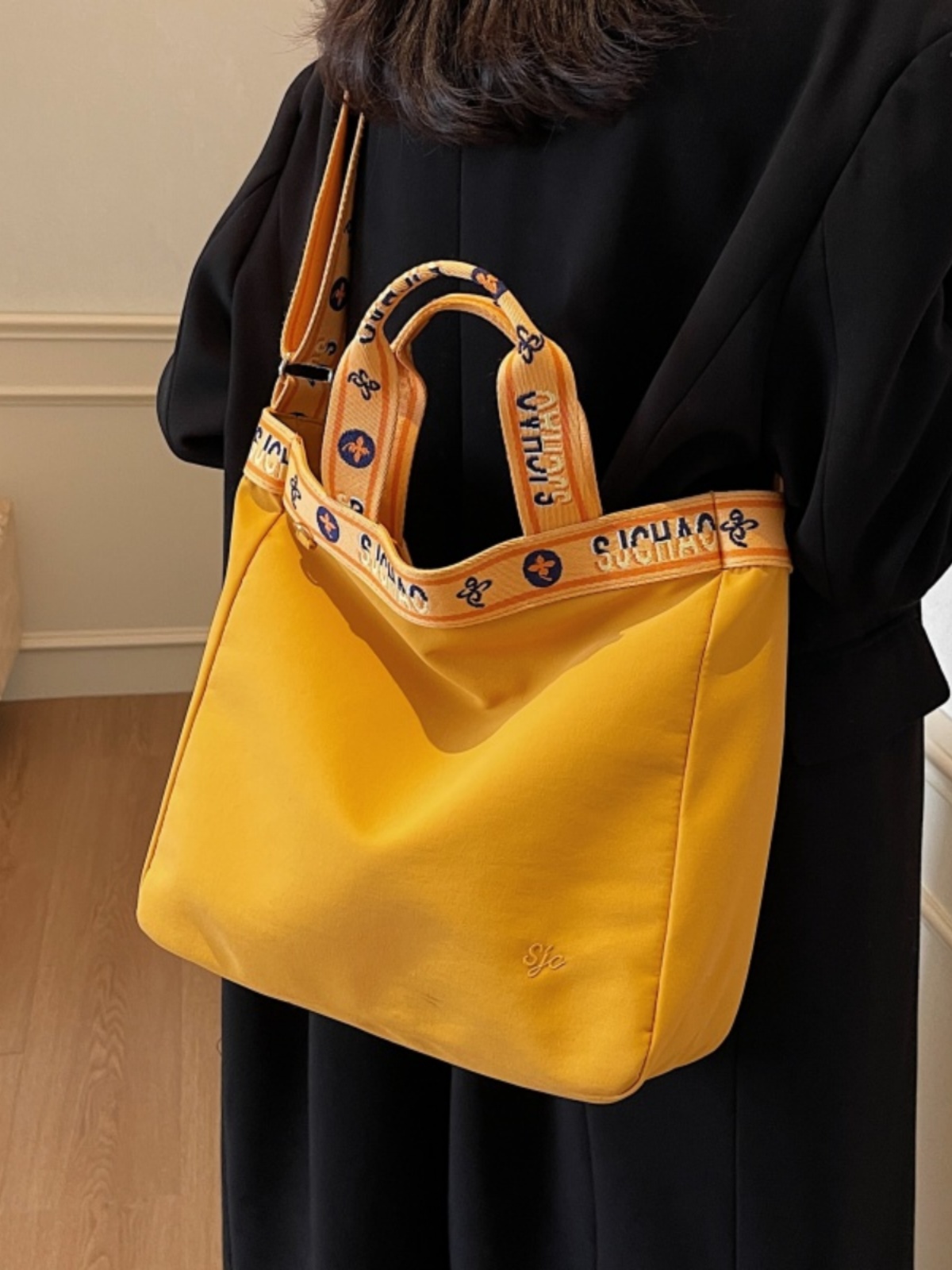 Large Capacity Nylon Tote Bag for Women, 2025 Commuter Handbag, Stylish College Student Crossbody Bag Large Capacity Nylon Tote Bag for Women, 2025 Commuter Handbag, Stylish College Student Crossbody Bag