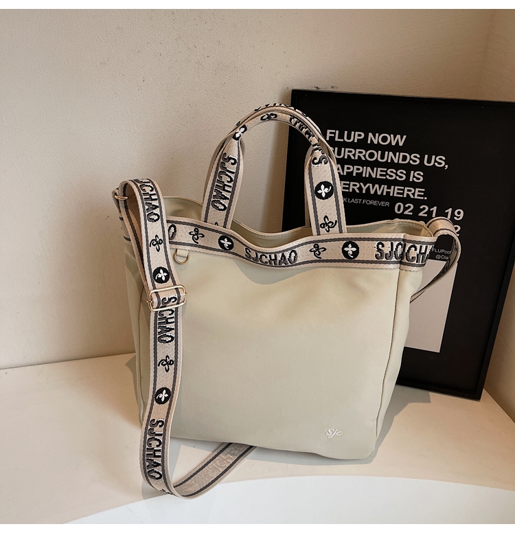 Large Capacity Nylon Tote Bag for Women, 2025 Commuter Handbag, Stylish College Student Crossbody Bag Large Capacity Nylon Tote Bag for Women, 2025 Commuter Handbag, Stylish College Student Crossbody Bag