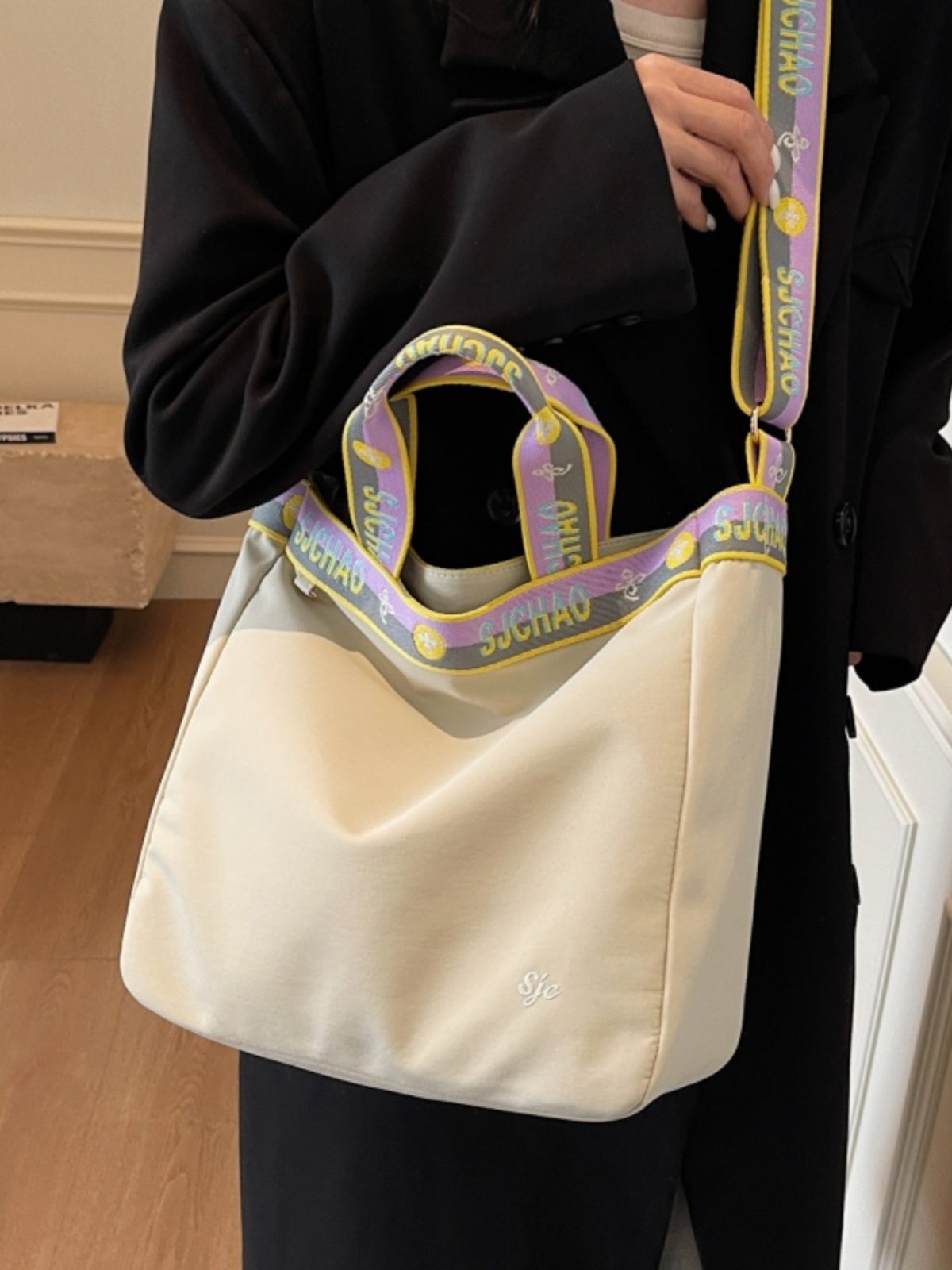 Large Capacity Nylon Tote Bag for Women, 2025 Commuter Handbag, Stylish College Student Crossbody Bag Large Capacity Nylon Tote Bag for Women, 2025 Commuter Handbag, Stylish College Student Crossbody Bag