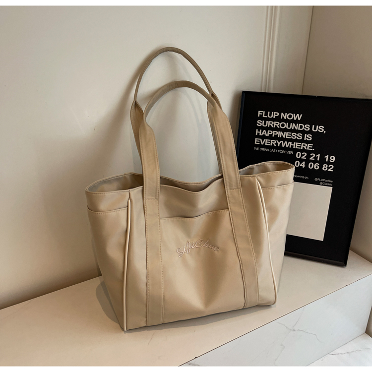 Large Capacity Nylon Tote Bag for Women, 2025 Spring/Summer Shoulder Bag for College, Commuting, and Classes Large Capacity Nylon Tote Bag for Women, 2025 Spring/Summer Shoulder Bag for College, Commuting, and Classes