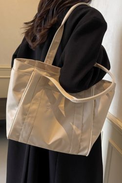 Large Capacity Nylon Tote Bag for Women, 2025 Spring/Summer Shoulder Bag for College, Commuting, and Classes